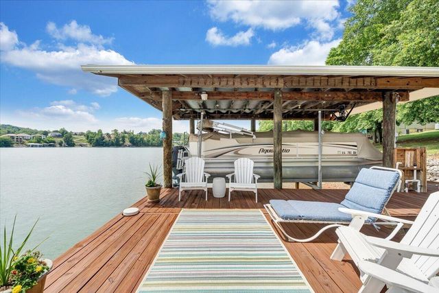 35 Bluewater CT, Moneta, VA 24121