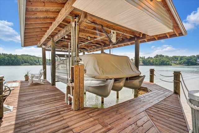 35 Bluewater CT, Moneta, VA 24121