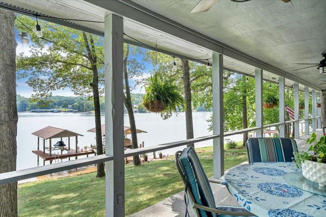 35 Bluewater CT, Moneta, VA 24121