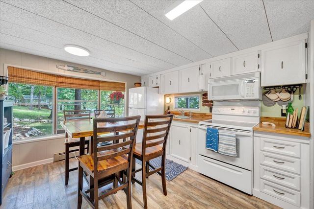 35 Bluewater CT, Moneta, VA 24121