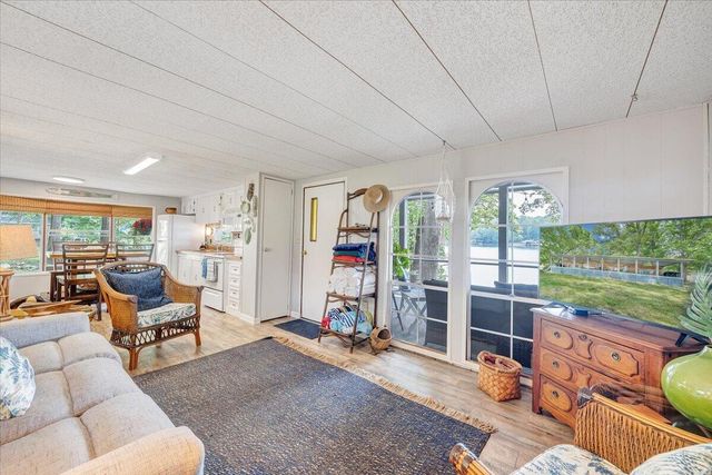 35 Bluewater CT, Moneta, VA 24121