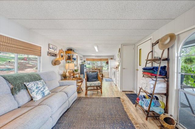 35 Bluewater CT, Moneta, VA 24121