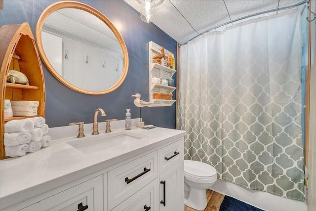 35 Bluewater CT, Moneta, VA 24121