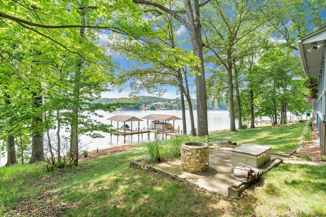 35 Bluewater CT, Moneta, VA 24121