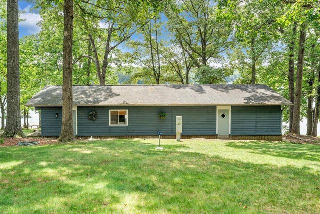 35 Bluewater CT, Moneta, VA 24121