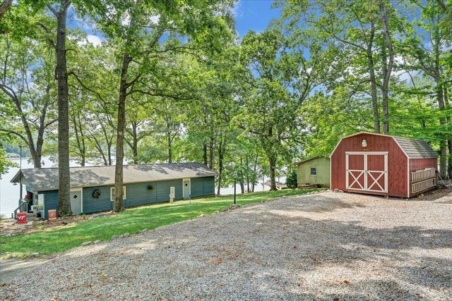 35 Bluewater CT, Moneta, VA 24121