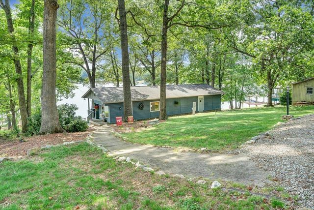 35 Bluewater CT, Moneta, VA 24121
