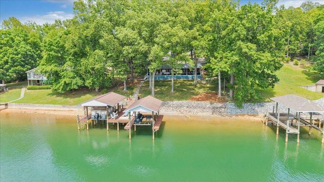 35 Bluewater CT, Moneta, VA 24121