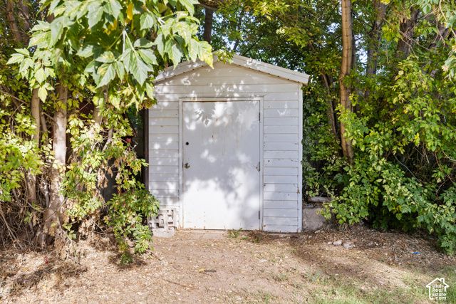 6072 S 2550 W, Roy, UT 84067