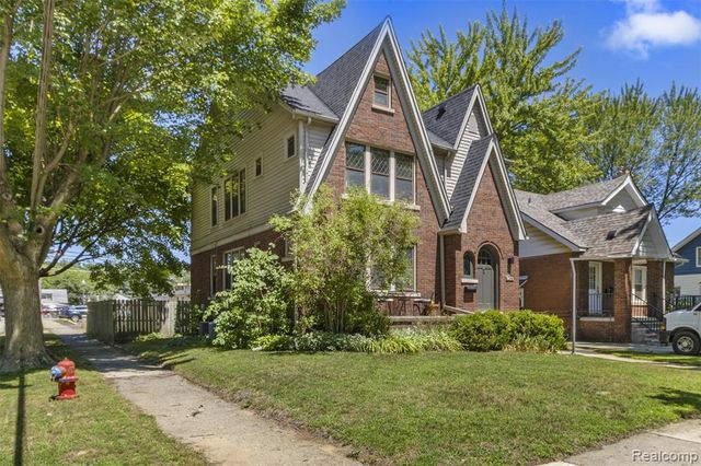 903 E 2nd Street, Royal Oak, MI 48067