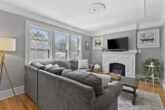 903 E 2nd Street, Royal Oak, MI 48067