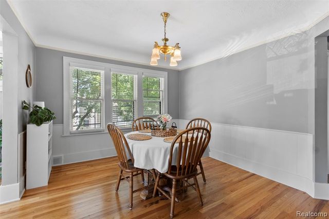 903 E 2nd Street, Royal Oak, MI 48067