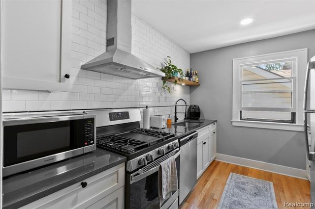 903 E 2nd Street, Royal Oak, MI 48067