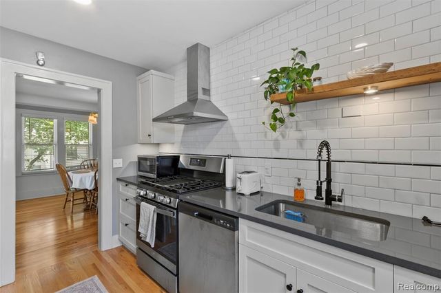 903 E 2nd Street, Royal Oak, MI 48067