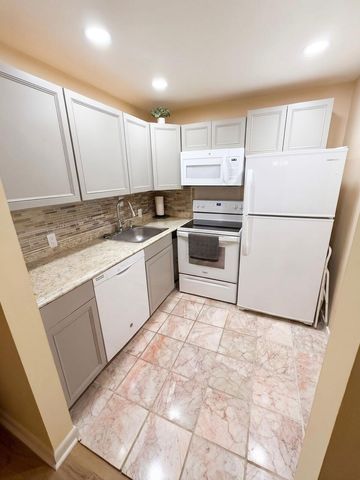 68 Brighton B, Boca Raton, FL 33434