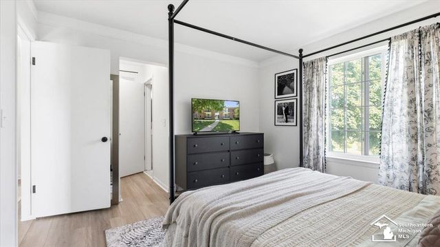 490 Fox Hills Drive 8, Bloomfield Hills, MI 48304