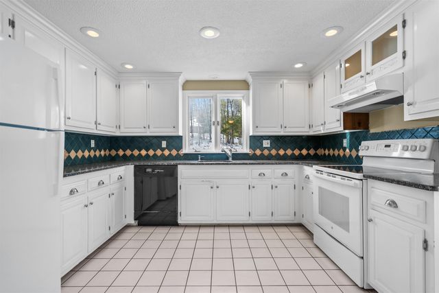 36 Buckridge Drive, Amherst, NH 03031