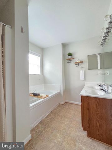 32 GENERAL LEE CT, Montross, VA 22520