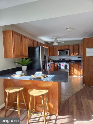 32 GENERAL LEE CT, Montross, VA 22520