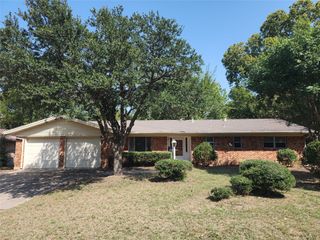2321 Carten Street, Fort Worth, TX 76112