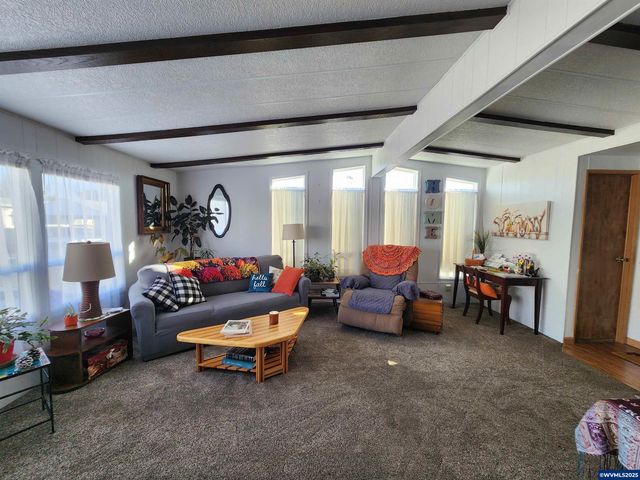 5422 Portland Rd NE 127, Salem, OR 97305