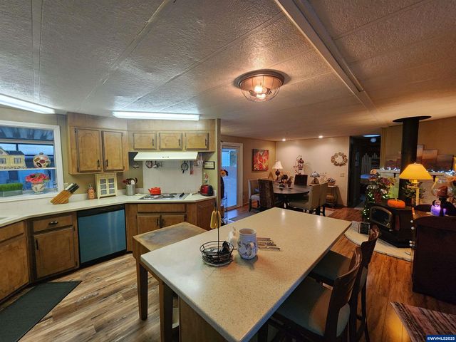 5422 Portland Rd NE 127, Salem, OR 97305