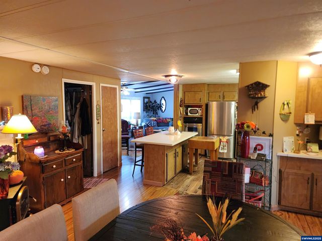 5422 Portland Rd NE 127, Salem, OR 97305