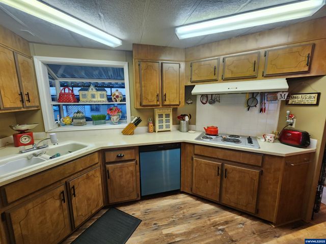 5422 Portland Rd NE 127, Salem, OR 97305