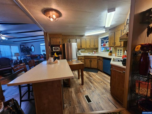 5422 Portland Rd NE 127, Salem, OR 97305