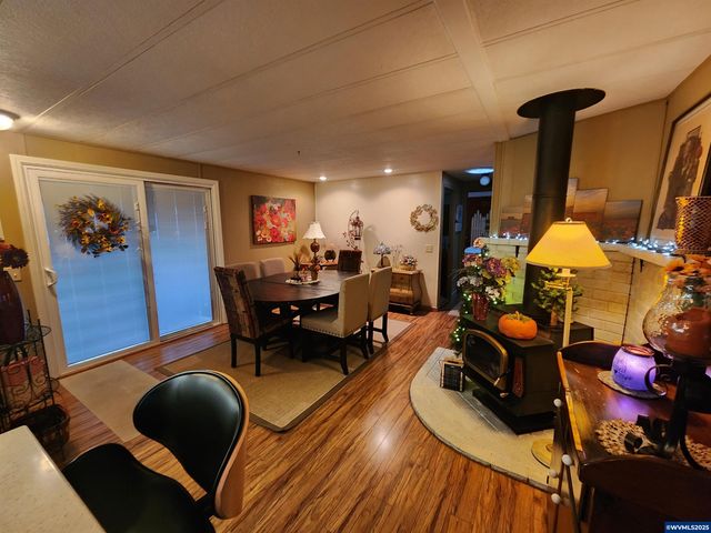 5422 Portland Rd NE 127, Salem, OR 97305