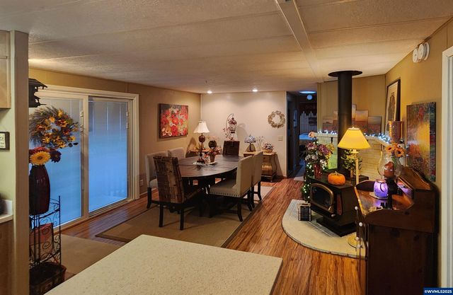 5422 Portland Rd NE 127, Salem, OR 97305