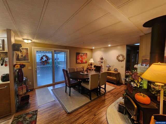 5422 Portland Rd NE 127, Salem, OR 97305