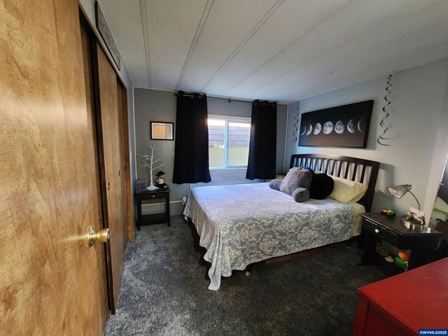 5422 Portland Rd NE 127, Salem, OR 97305