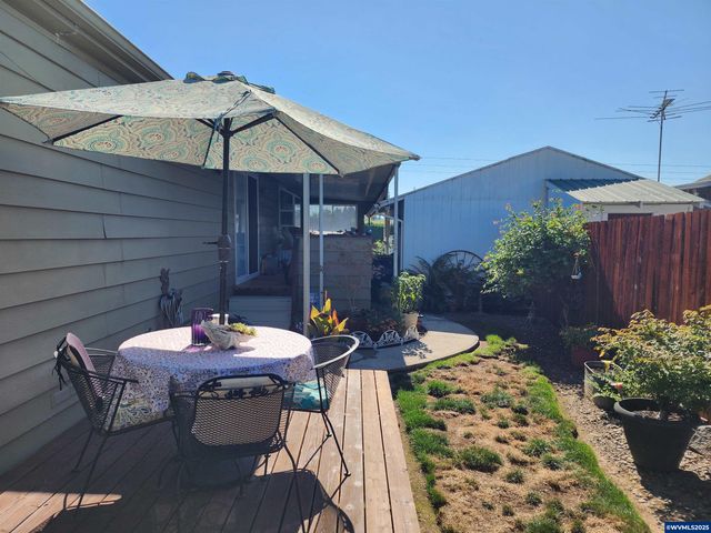 5422 Portland Rd NE 127, Salem, OR 97305