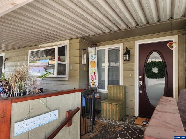 5422 Portland Rd NE 127, Salem, OR 97305