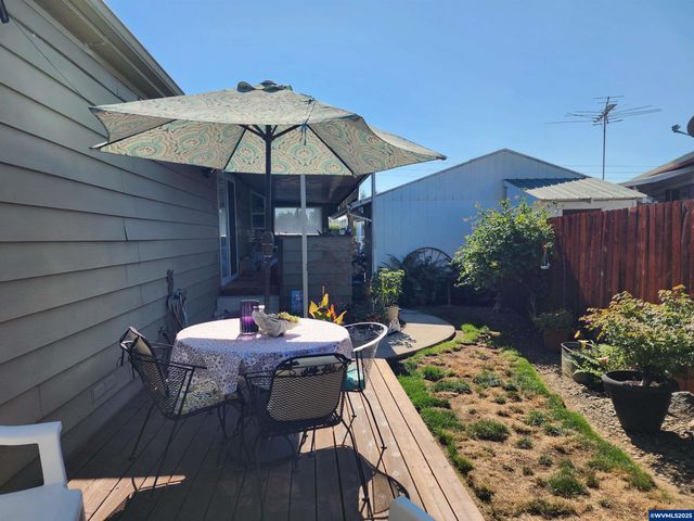 5422 Portland Rd NE 127, Salem, OR 97305