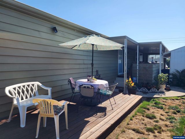 5422 Portland Rd NE 127, Salem, OR 97305