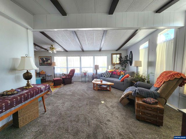 5422 Portland Rd NE 127, Salem, OR 97305