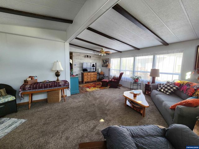 5422 Portland Rd NE 127, Salem, OR 97305