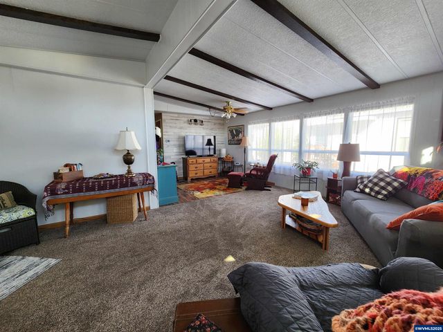 5422 Portland Rd NE 127, Salem, OR 97305