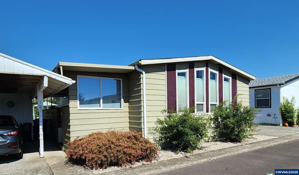 5422 Portland Rd NE 127, Salem, OR 97305