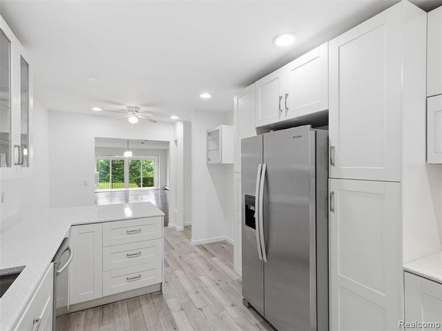 1735 Tiverton Road 10, Bloomfield Hills, MI 48304