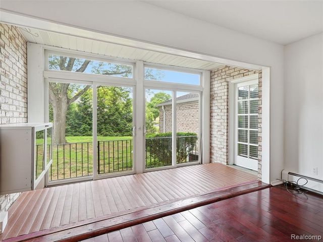1735 Tiverton Road 10, Bloomfield Hills, MI 48304