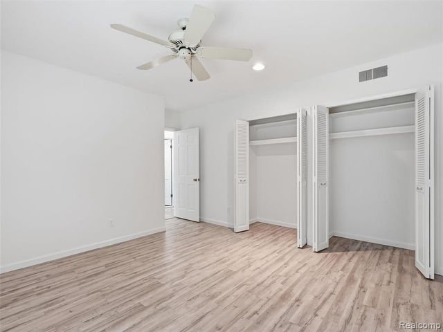 1735 Tiverton Road 10, Bloomfield Hills, MI 48304
