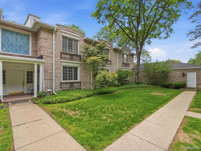 1735 Tiverton Road 10, Bloomfield Hills, MI 48304