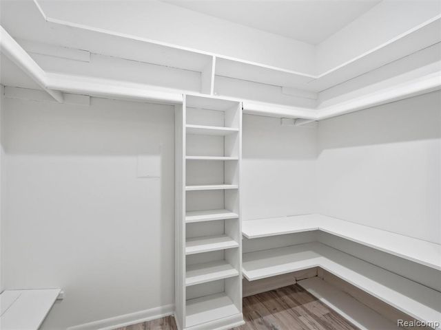 1735 Tiverton Road 10, Bloomfield Hills, MI 48304