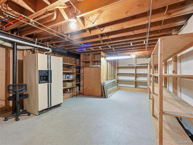 1735 Tiverton Road 10, Bloomfield Hills, MI 48304