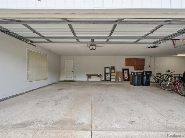 1735 Tiverton Road 10, Bloomfield Hills, MI 48304