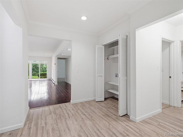 1735 Tiverton Road 10, Bloomfield Hills, MI 48304