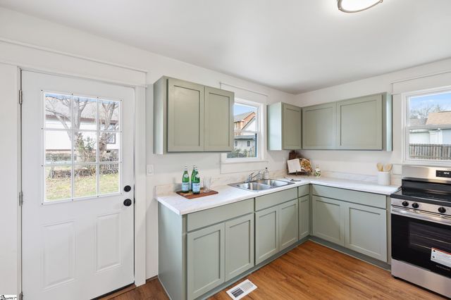 15 Lermann Drive, Greenville, SC 29605